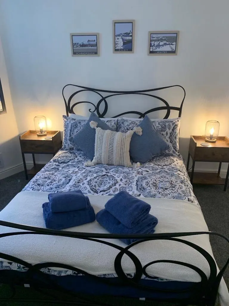 Lighthouse View - Amazing Sea And Beach View - Free Sky Tv Including Sports And Movies - Fast Wifi - Free Private Parking Scarborough 0*,  Royaume-Uni