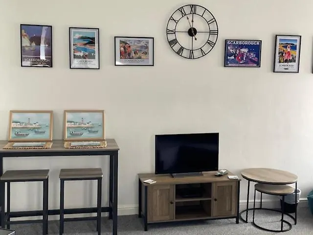 Lighthouse View - Amazing Sea And Beach View - Free Sky Tv Including Sports And Movies - Fast Wifi - Free Private Parking Scarborough 0*,  Royaume-Uni