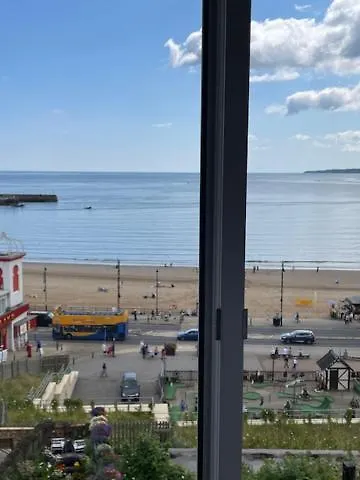 Lighthouse View - Amazing Sea And Beach View - Free Sky Tv Including Sports And Movies - Fast Wifi - Free Private Parking Scarborough 0*,  Royaume-Uni
